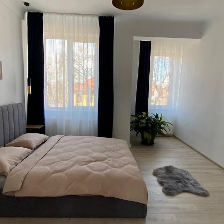 Dani'S Home Away From Home Oradea Exterior photo