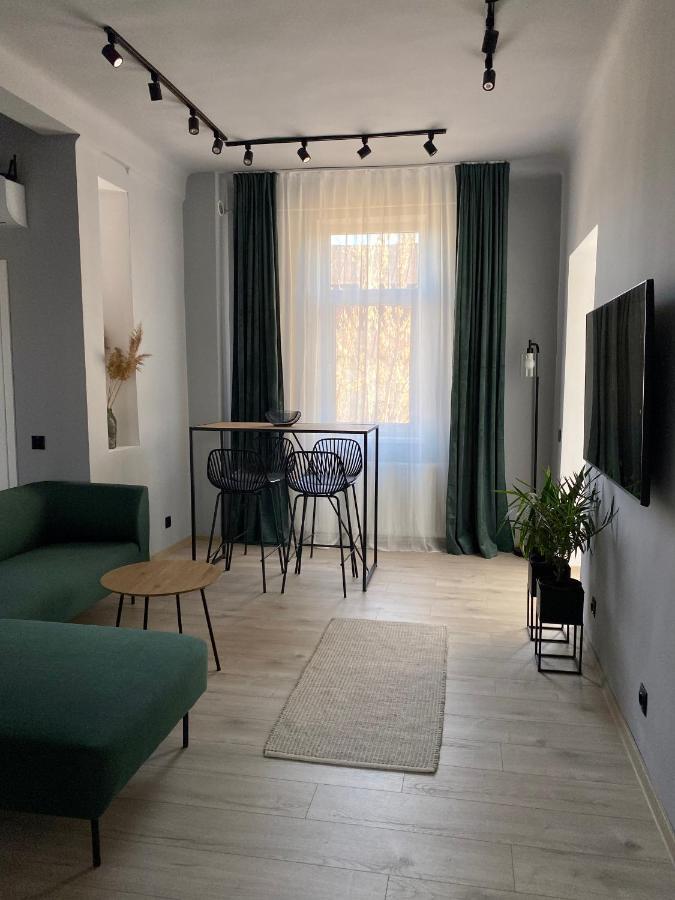 Dani'S Home Away From Home Oradea Exterior photo
