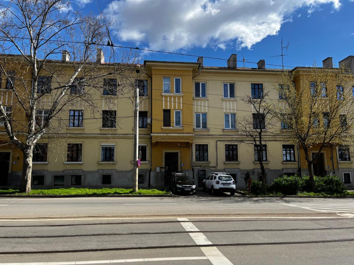 Dani'S Home Away From Home Oradea Exterior photo